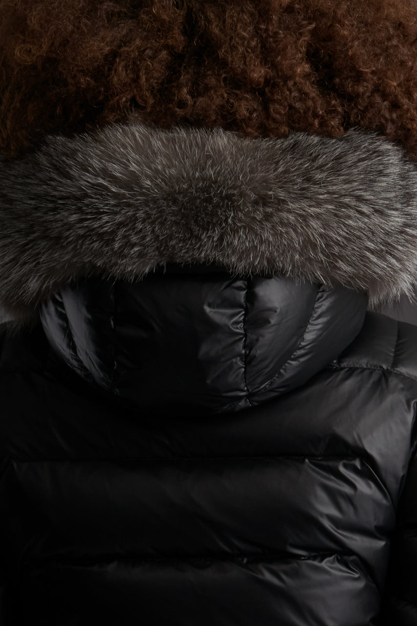 Close Up View of Unisex Heather Grey Fur Hood Trim by Reeev